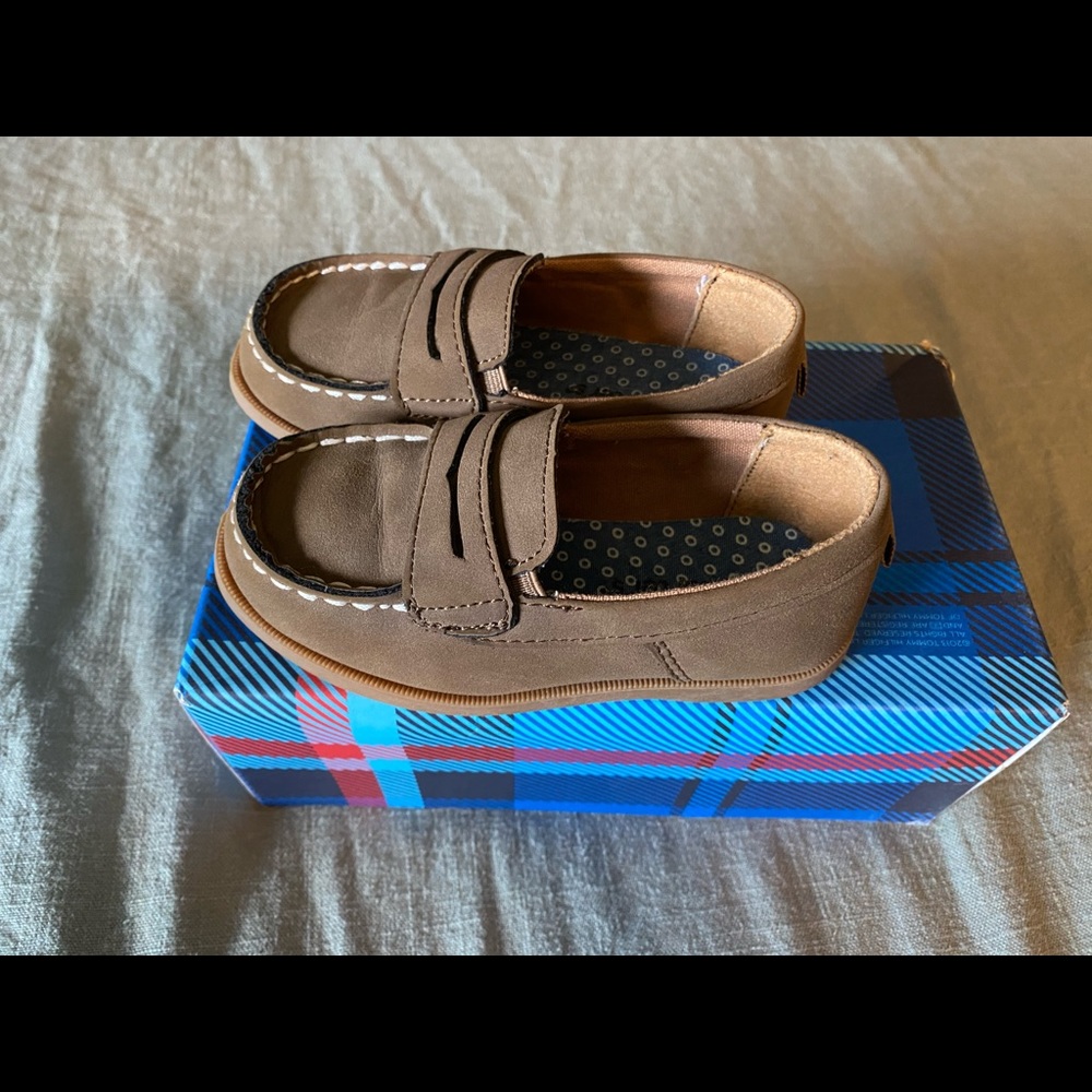 Carters boat shoe 8